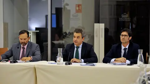 Agricultura presenta un presupuesto de 1.080 millones destinado principalmente al sector primario y a modernizar infraestructuras Agricultura presenta un presupuesto de 1.080 millones destinado principalmente al sector primario y a modernizar infraestructuras
