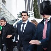 Alberto González Amador sale de declarar a los juzgados de Plaza de Castilla en una imagen de archivo.