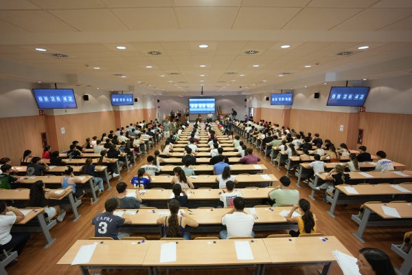 PAU 2026: los estudiantes aprueban los exámenes, pero suspenden en finanzas personales episode artwork