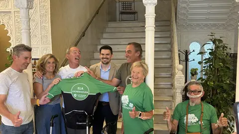Jaime Lafita recorre España en bicicleta para exigir la aplicación equitativa de la Ley ELA Jaime Lafita recorre España en bicicleta para exigir la aplicación equitativa de la Ley ELA