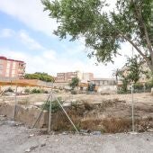 Parcela en la que el Ayuntamiento de Elda está creando un parking público de 160 plazas.