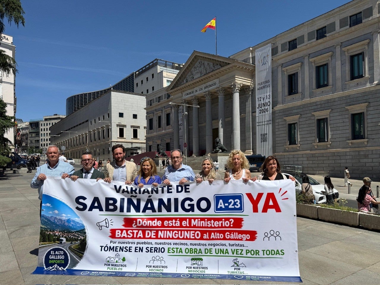 El PP altoaragonés reivindica la variante de Sabiñánigo a las puertas del Congreso de los Diputados El PP altoaragonés reivindica la variante de Sabiñánigo a las puertas del Congreso de los Diputados