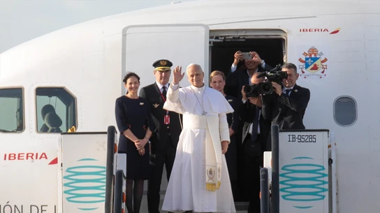 El Papa León XIV se despide de Barcelona y pone rumbo a Canarias El Papa León XIV se despide de Barcelona y pone rumbo a Canarias