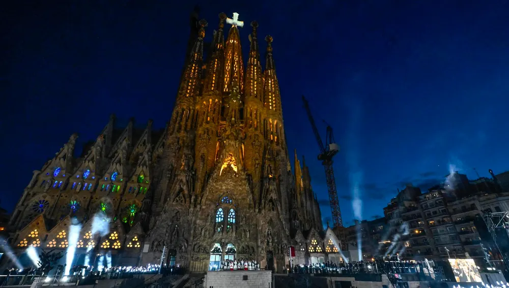 Momento de iluminación de la Torre de Jesús Momento de iluminación de la Torre de Jesús