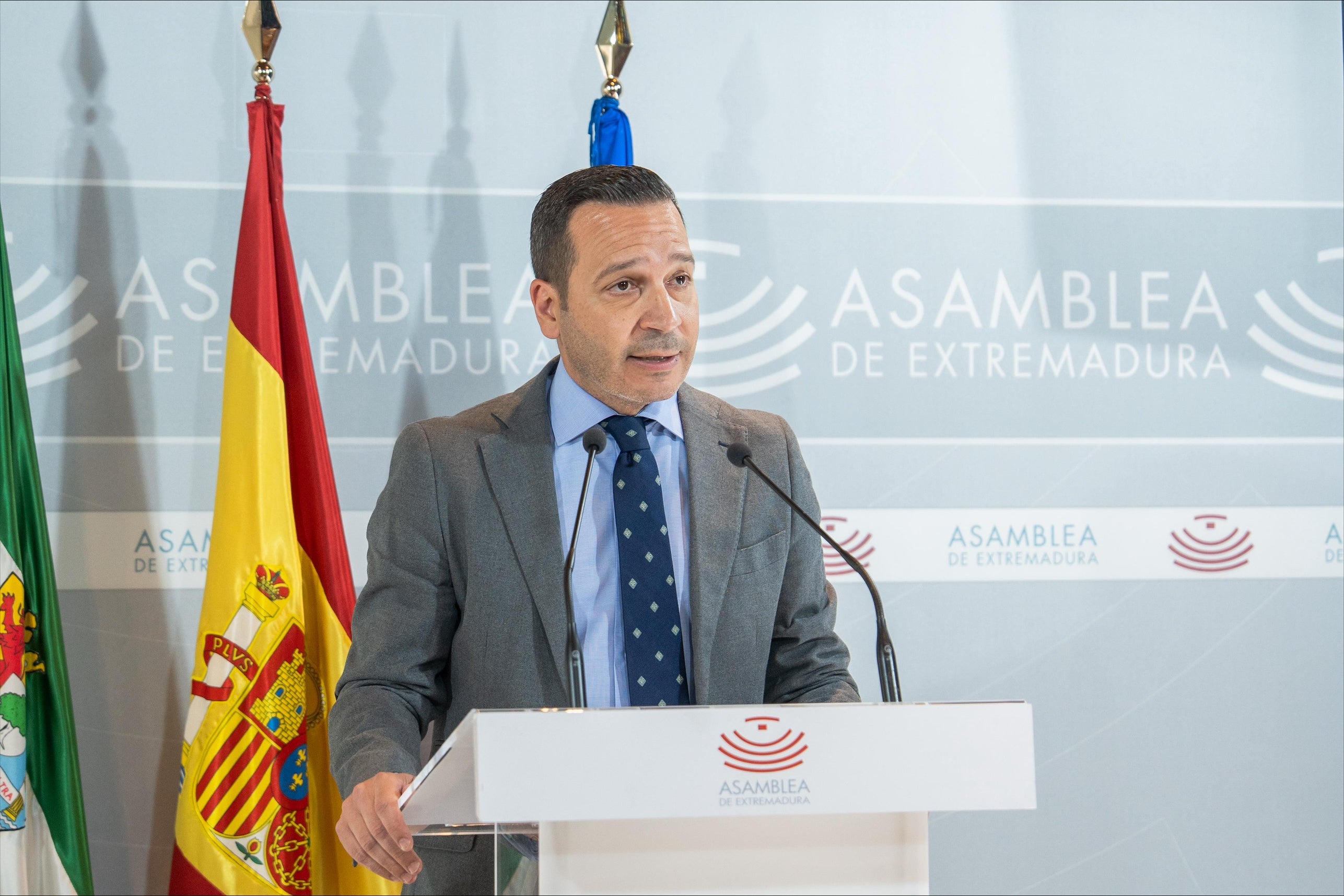 El vicepresidente, Óscar Fernández, presenta un presupuesto de casi 218 millones centrado en los servicios sociales y las familias El vicepresidente, Óscar Fernández, presenta un presupuesto de casi 218 millones centrado en los servicios sociales y las familias