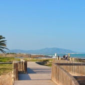 Cerrada temporalmente al baño la playa de Torre de la Sal por contaminación en el agua