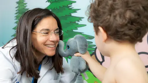 Pediatras de Vithas Medimar advierten que la inteligencia artificial no debe sustituir la consulta médica Pediatras de Vithas Medimar advierten que la inteligencia artificial no debe sustituir la consulta médica