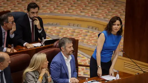 Ayuso defiende las actuaciones de su Gobierno en las aulas y acusa a la izquierda de "retorcer" la polémica Ayuso defiende las actuaciones de su Gobierno en las aulas y acusa a la izquierda de "retorcer" la polémica