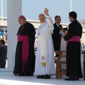 El papa León XIV mantiene un encuentro con más de un millar de inmigrantes