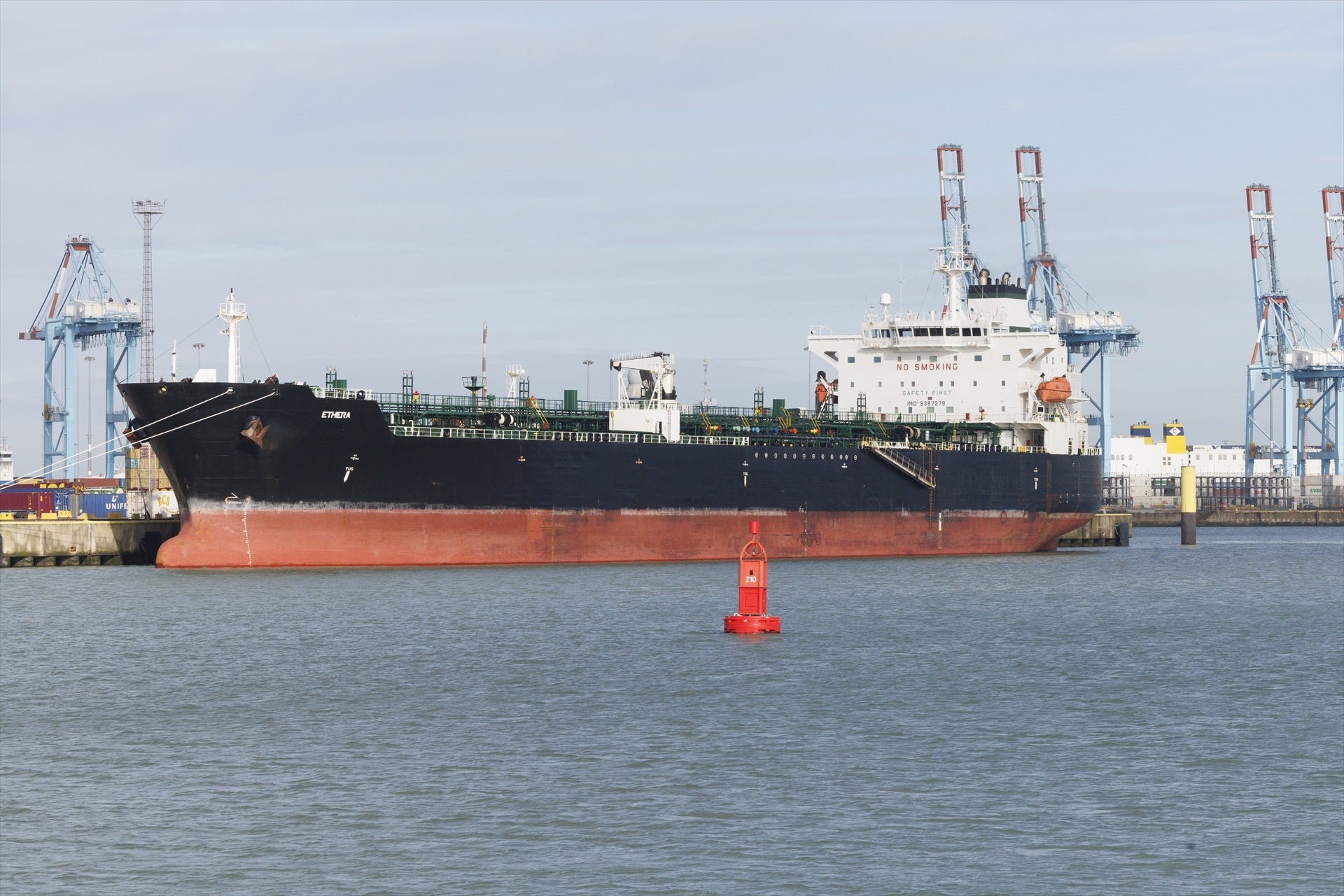 Reino Unido intercepta por primera vez un petrolero de la presunta "flota fantasma" de Rusia Reino Unido intercepta por primera vez un petrolero de la presunta "flota fantasma" de Rusia