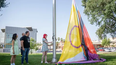 Mérida reivindica la diversidad, la inclusión y la igualdad en el acto de izado de bandera y pregón del Orgullo LGTBIQ+ Extremadura 2026 Mérida reivindica la diversidad, la inclusión y la igualdad en el acto de izado de bandera y pregón del Orgullo LGTBIQ+ Extremadura 2026