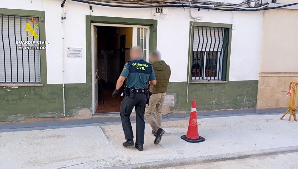 Uno de los dos detenidos 