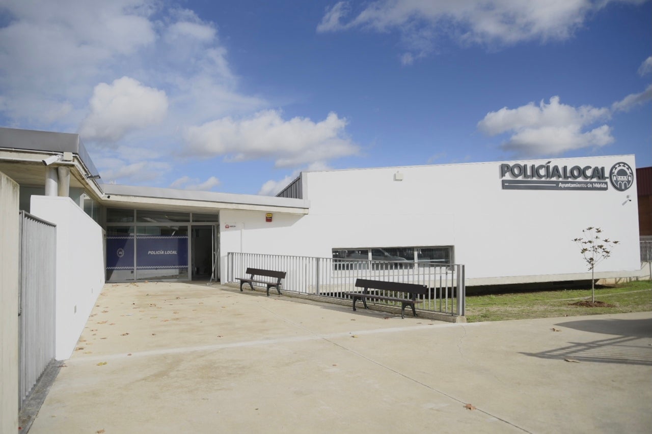 La policía busca en Mérida al presunto autor de un apuñalamiento en la capital extremeña La policía busca en Mérida al presunto autor de un apuñalamiento en la capital extremeña