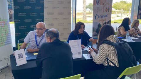 CONVEGA participa en el certamen 'Vega Baja Emplea' para impulsar las oportunidades y formación laboral en la comarca CONVEGA participa en el certamen 'Vega Baja Emplea' para impulsar las oportunidades y formación laboral en la comarca