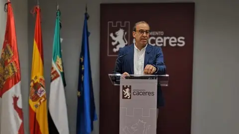 El Ayuntamiento de Cáceres interpone un recurso contra la "cacicada" de la resolución para retirar la Cruz de los Caídos El Ayuntamiento de Cáceres interpone un recurso contra la "cacicada" de la resolución para retirar la Cruz de los Caídos