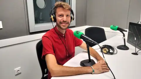 Toni Martínez adelanta las claves de la charla “Bienestar emocional sin etiquetas” en L’Alfàs del Pi Toni Martínez adelanta las claves de la charla “Bienestar emocional sin etiquetas” en L’Alfàs del Pi