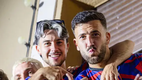 Hugo Alba y Dioni, en la celebración del ascenso. Hugo Alba y Dioni, en la celebración del ascenso.