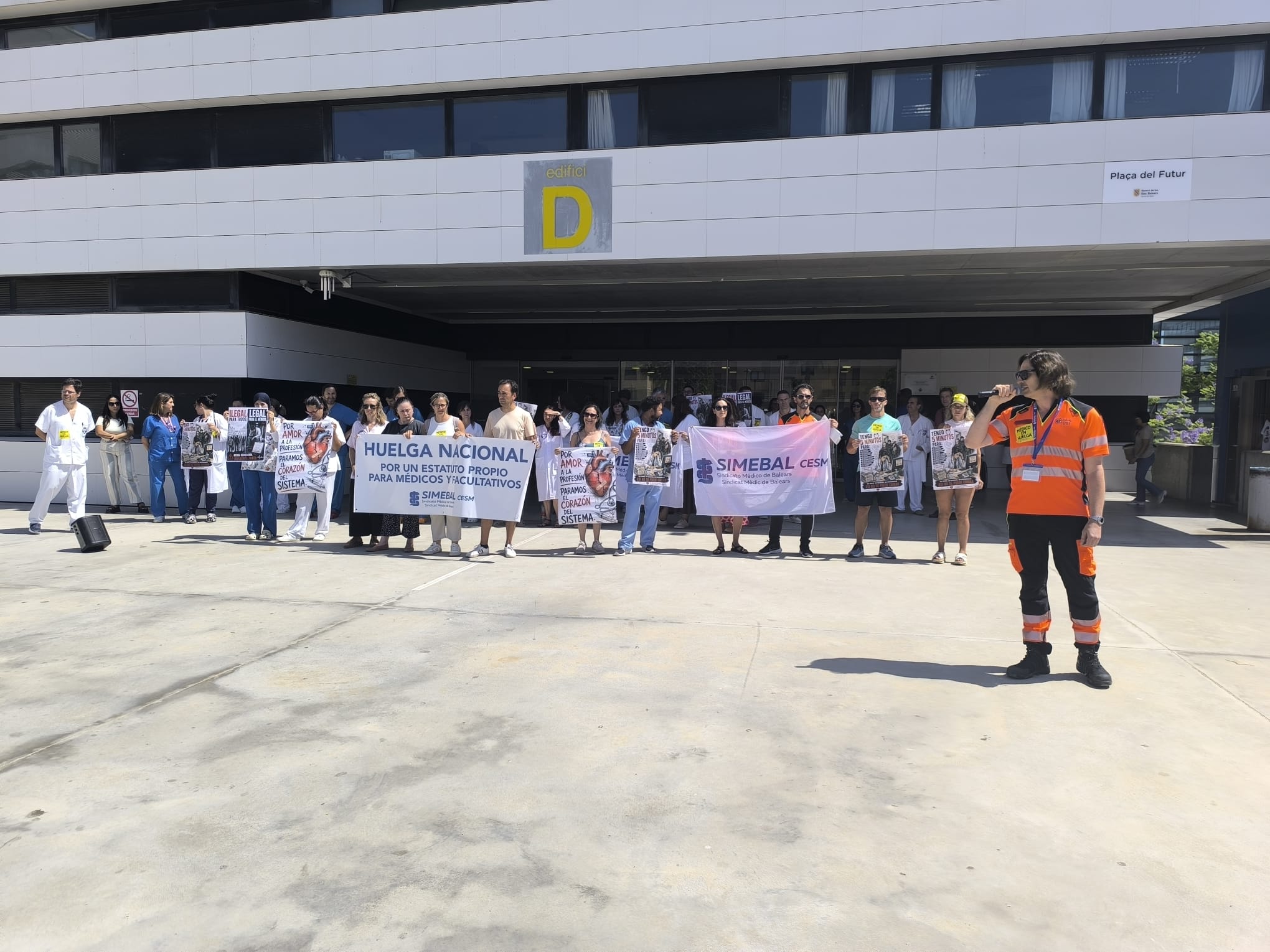 David Fernández: "Si el Ministerio de Sanidad sigue sin tener interés por llegar a un acuerdo la huelga médica será indefinida en septiembre" David Fernández: "Si el Ministerio de Sanidad sigue sin tener interés por llegar a un acuerdo la huelga médica será indefinida en septiembre"