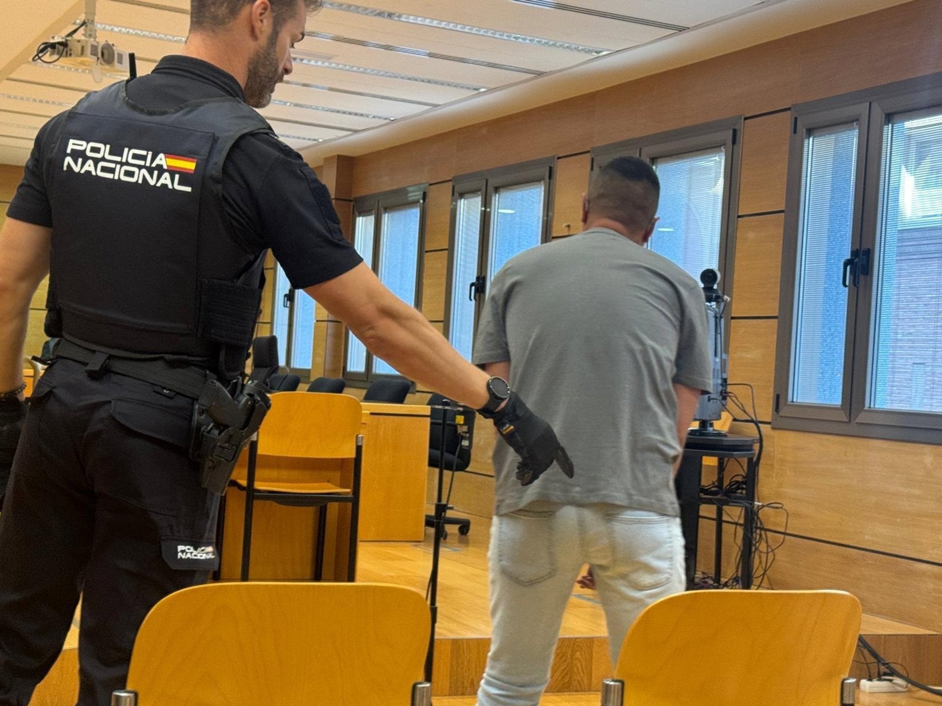 Reconoce haber abusado de su hijastra en Ciudad Real y suma una tercera condena por agredir a otras dos menores Reconoce haber abusado de su hijastra en Ciudad Real y suma una tercera condena por agredir a otras dos menores