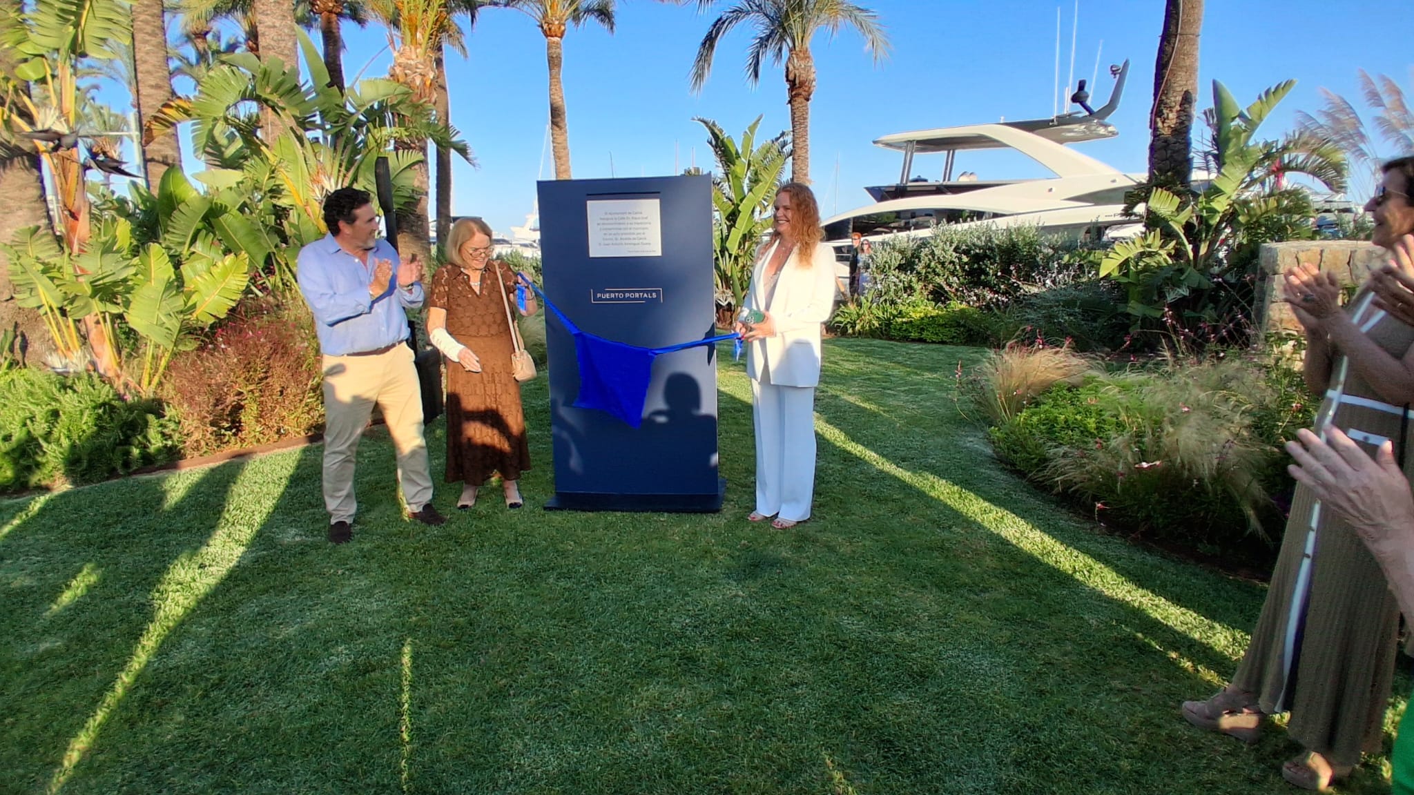 Calvià dedica una calle a Klaus Graf, el empresario que impulsó Puerto Portals, en Portals Nous Calvià dedica una calle a Klaus Graf, el empresario que impulsó Puerto Portals, en Portals Nous