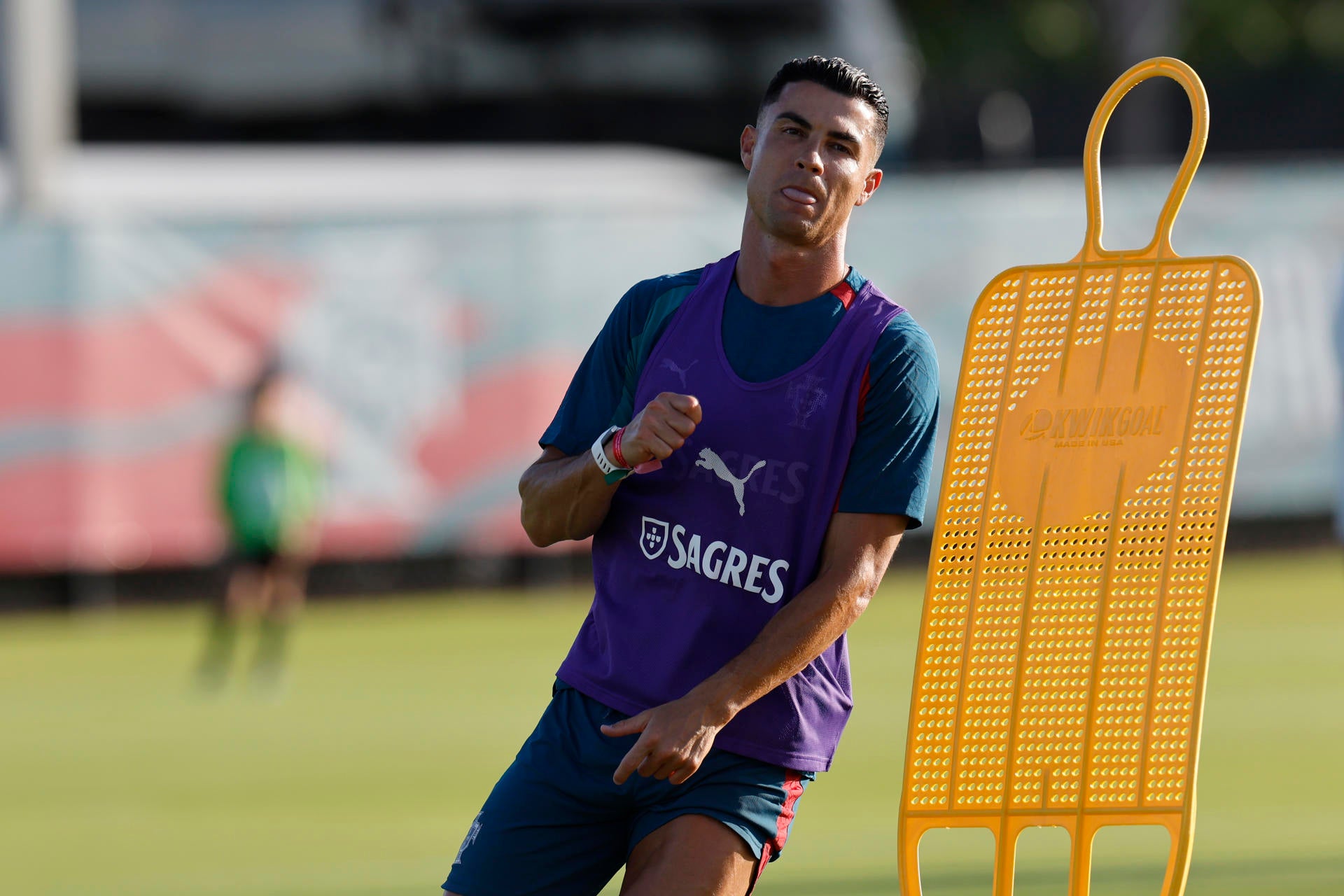 Cristiano Ronaldo, en un entrenamiento con Portugal. Cristiano Ronaldo, en un entrenamiento con Portugal.