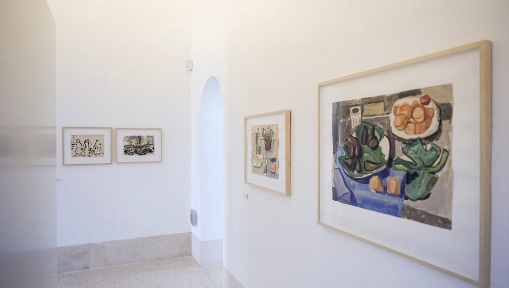 Algunas de las obras que se pueden ver en el Far de la Mola y que han sido donadas por Cati Verdera