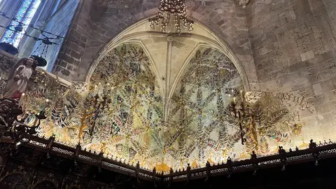 Obras de Gaudí en la Catedral de Mallorca. Obras de Gaudí en la Catedral de Mallorca.
