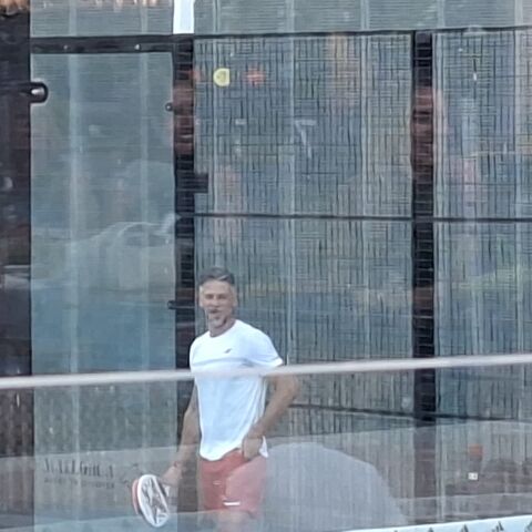 Demichelis guarda silencio jugando al pádel en Mallorca 