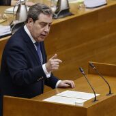 Archivo - El síndic del grupo parlamentario VOX, José María Llanos, durante una sesión de control, en Les Corts, a 18 de febrero de 2026, en Valencia - 