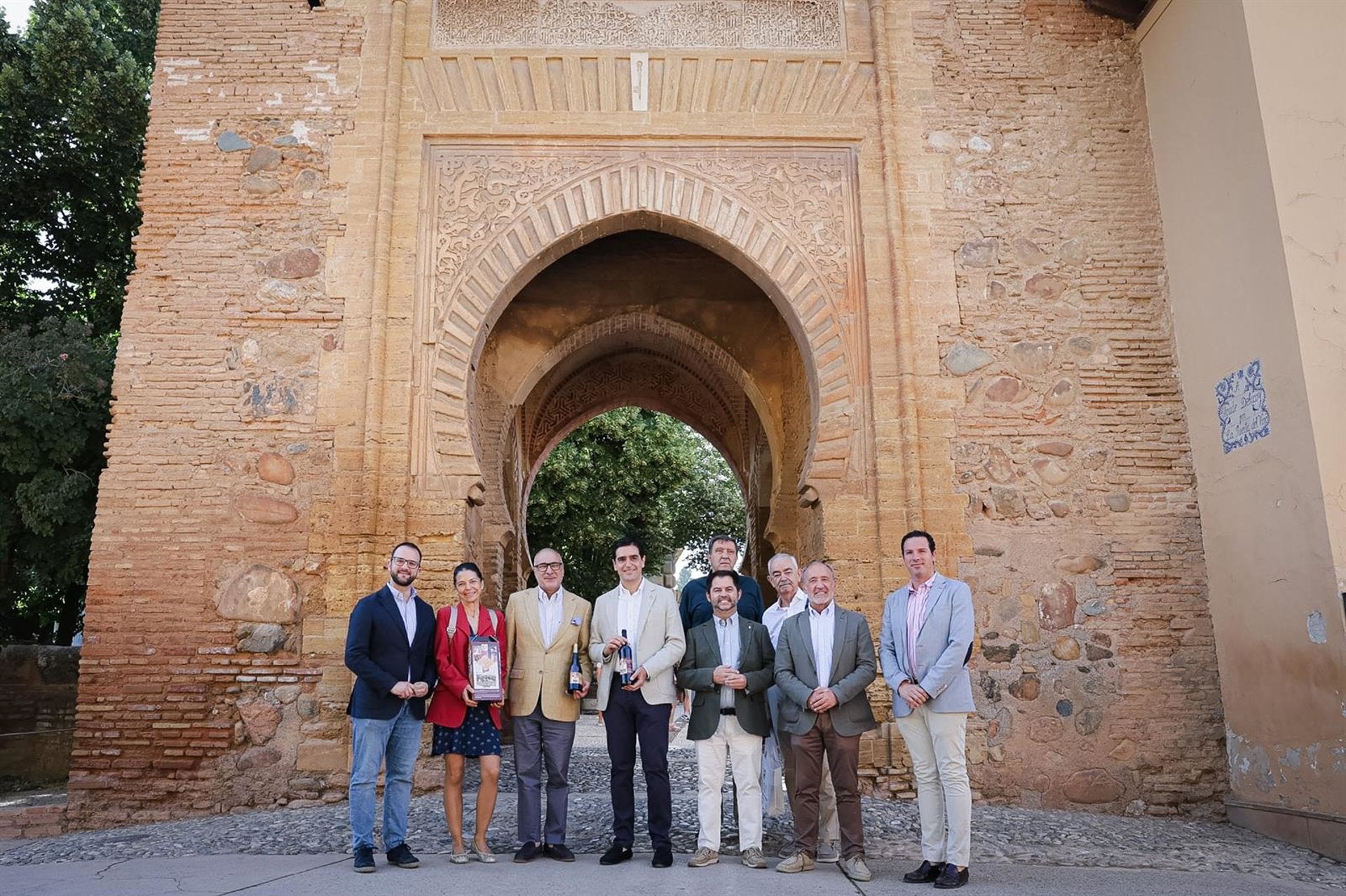 Granada recupera el vino que acompañó a Carlos V durante su estancia en la Alhambra Granada recupera el vino que acompañó a Carlos V durante su estancia en la Alhambra
