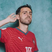 Bernardo Silva, en una sesión fotográfica con su selección de Portugal. Bernardo Silva, en una sesión fotográfica con su selección de Portugal.