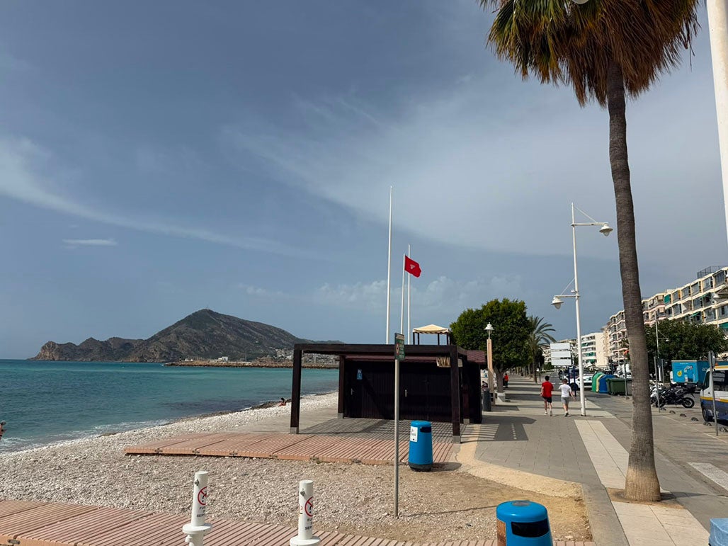 Cierre al baño de la Playa de la Roda de Altea Cierre al baño de la Playa de la Roda de Altea