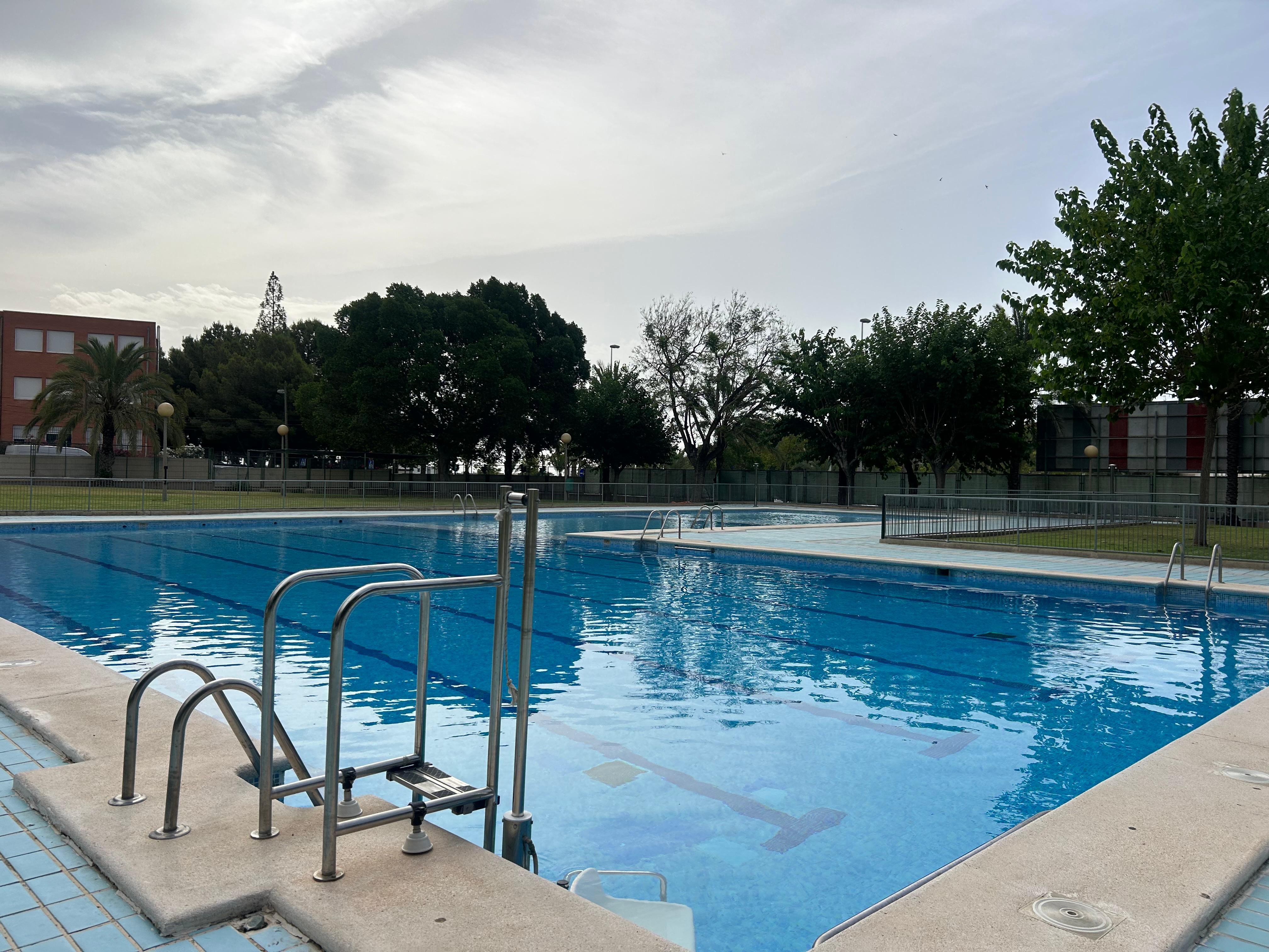 Las piscinas de verano de Elche abren este sábado con más horario y gratuidad para escolares de colegios ilicitanos Las piscinas de verano de Elche abren este sábado con más horario y gratuidad para escolares de colegios ilicitanos