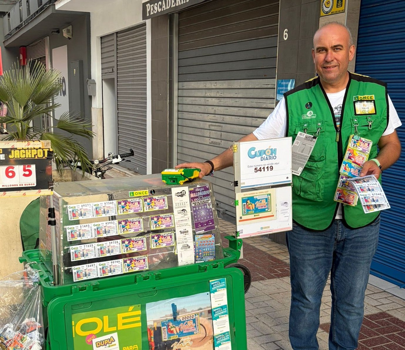 La ONCE reparte 210.000 euros en La Cruz del Humilladero La ONCE reparte 210.000 euros en La Cruz del Humilladero
