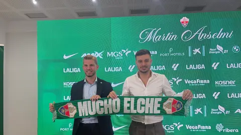 Pedro Schinocca y Martín Anselmi, en la presentación del nuevo técnico del Elche. Pedro Schinocca y Martín Anselmi, en la presentación del nuevo técnico del Elche.