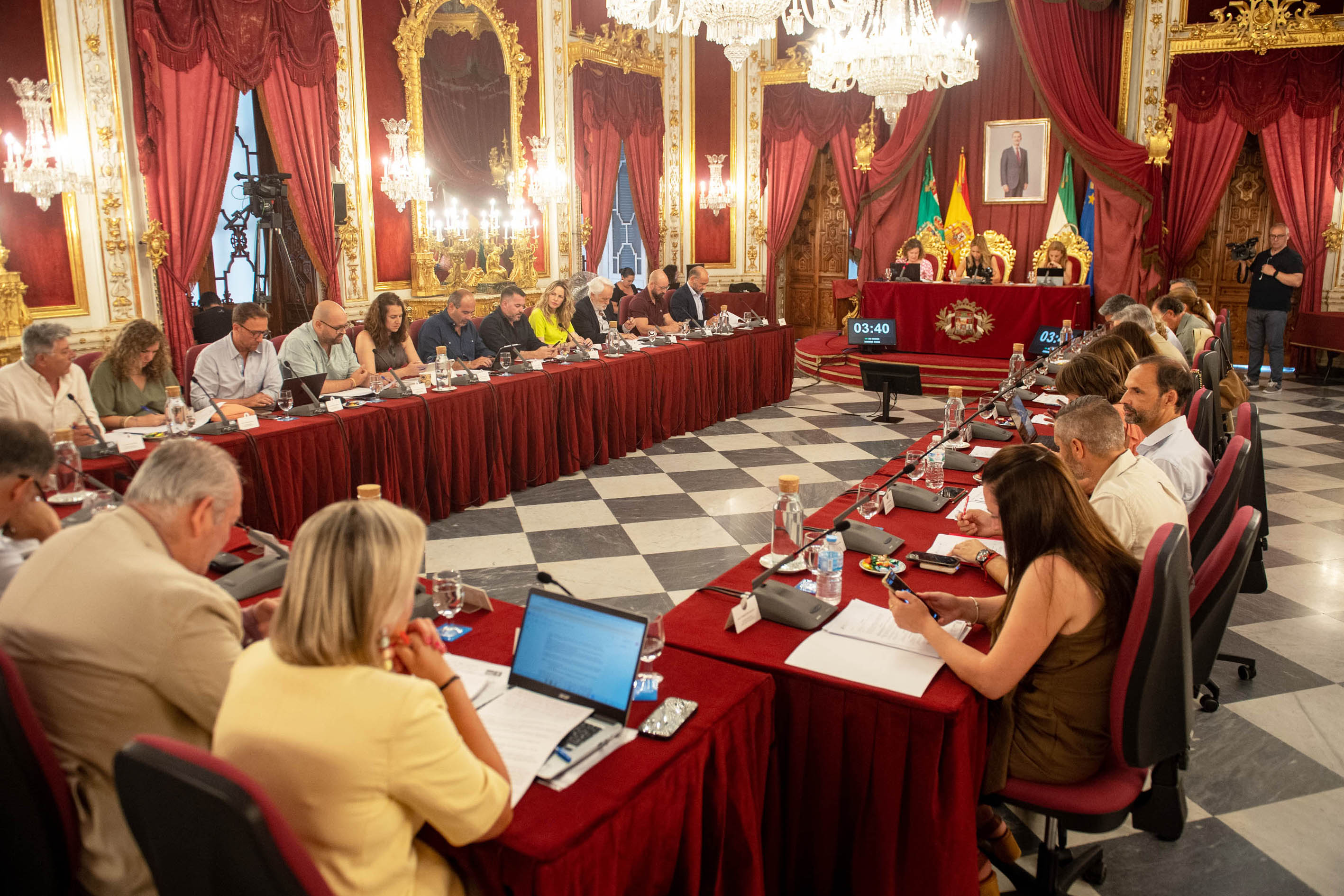Diputación de Cádiz aprueba inversiones de casi 5 millones para asuntos sociales, cultura, deporte y servicios públicos Diputación de Cádiz aprueba inversiones de casi 5 millones para asuntos sociales, cultura, deporte y servicios públicos