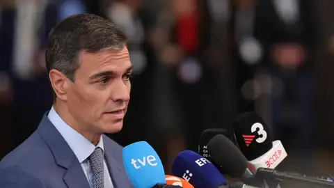 Pedro Sánchez atiende a los medios a su llegada a la reunión del Consejo Europeo en Bruselas Pedro Sánchez atiende a los medios a su llegada a la reunión del Consejo Europeo en Bruselas