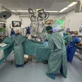 Vall d’Hebron fa la primera cirurgia pediàtrica d’Europa amb un robot que opera per una sola incisió