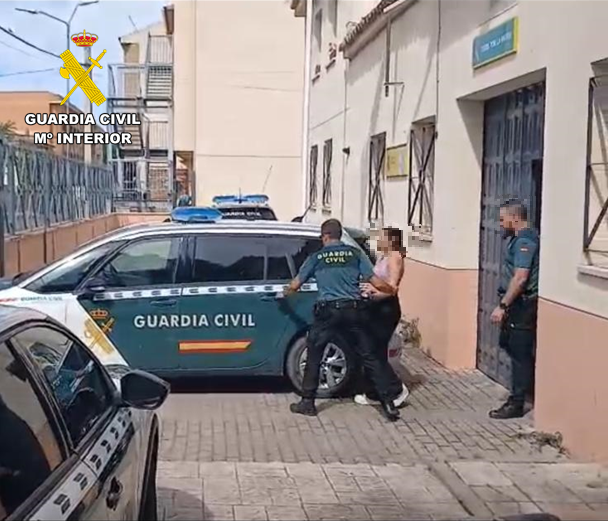 Uno de los detenidos por la Guardia Civil Uno de los detenidos por la Guardia Civil