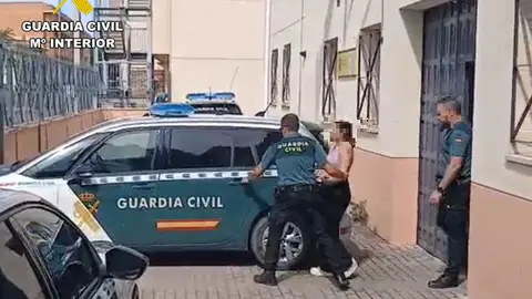 Uno de los detenidos por la Guardia Civil Uno de los detenidos por la Guardia Civil