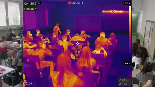 Las cámaras térmicas de Greenpeace destapan el calor extremo en los colegios: patios de hasta 60 ºC Las cámaras térmicas de Greenpeace destapan el calor extremo en los colegios: patios de hasta 60 ºC
