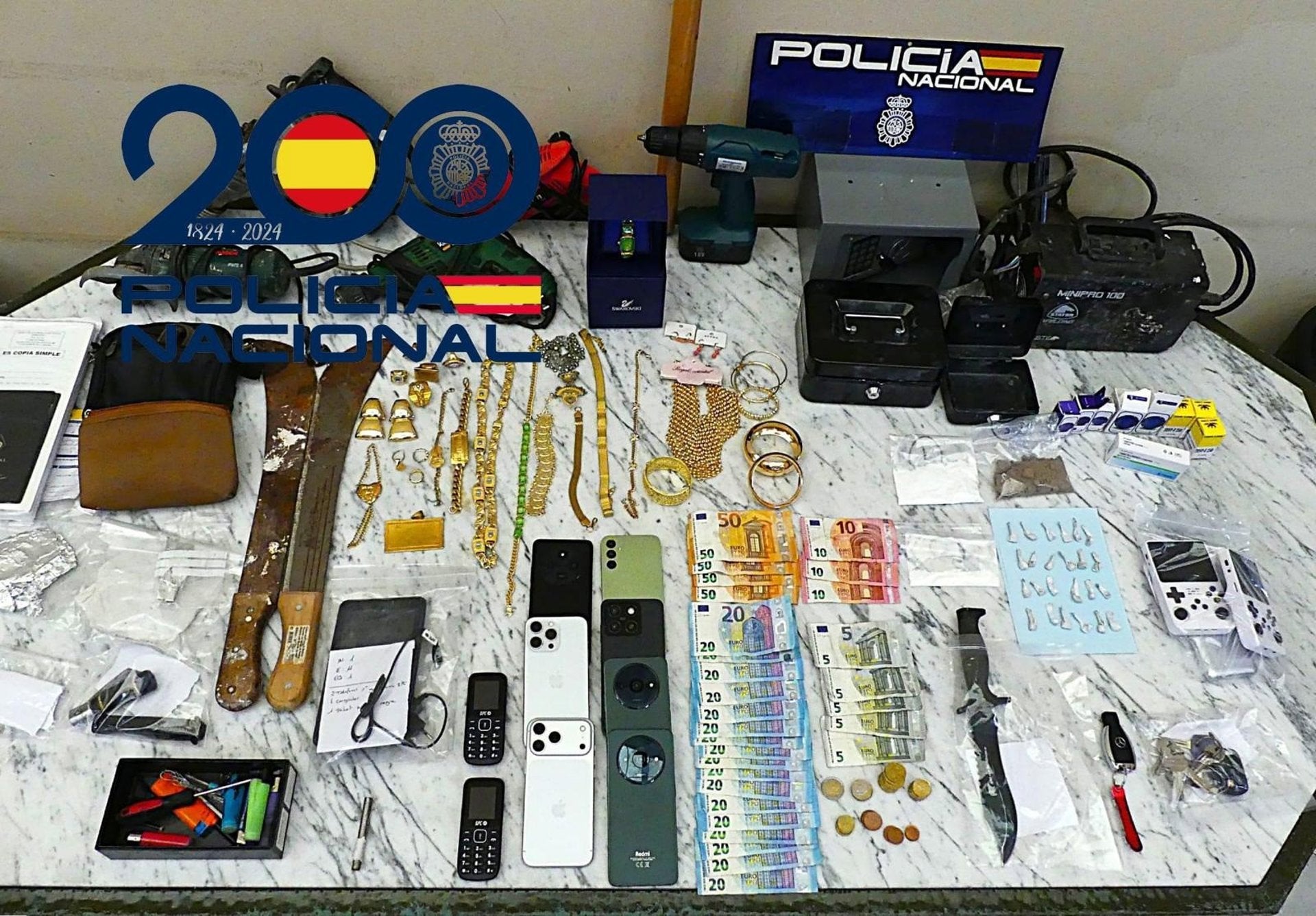 Once detenidos en Morón de la Frontera que pertenecían a una organización criminal dedicada al tráfico de drogas Once detenidos en Morón de la Frontera que pertenecían a una organización criminal dedicada al tráfico de drogas