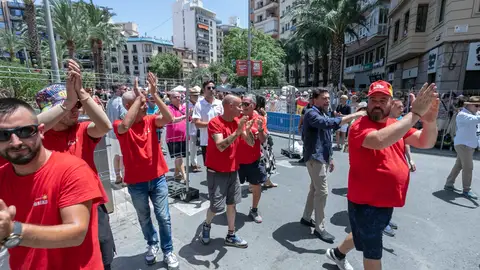 Los técnicos de Pibierzo agradecen al público sus aplausos Los técnicos de Pibierzo agradecen al público sus aplausos