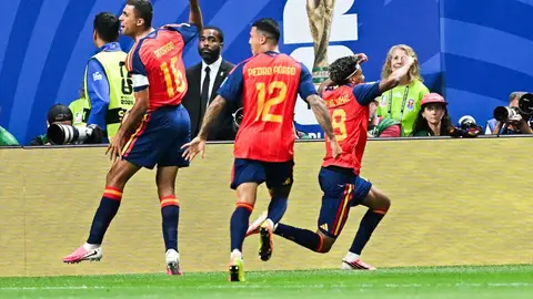 España celebra la victoria ante Arabia Saudí España celebra la victoria ante Arabia Saudí