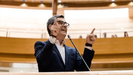 El ministro de Presidencia, Justicia y Relaciones con las Cortes, F&eacute;lix Bola&ntilde;os, durante el pleno en el Senado