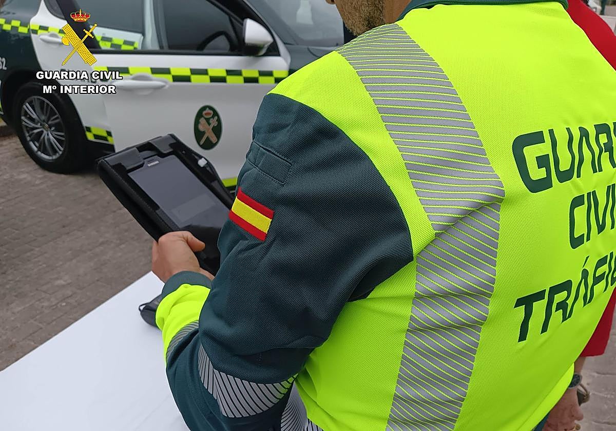 Interceptado un conductor ebrio por la A-4 en sentido contrario durante 10 kilómetros Interceptado un conductor ebrio por la A-4 en sentido contrario durante 10 kilómetros