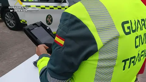 Interceptado un conductor ebrio por la A-4 en sentido contrario durante 10 kilómetros Interceptado un conductor ebrio por la A-4 en sentido contrario durante 10 kilómetros