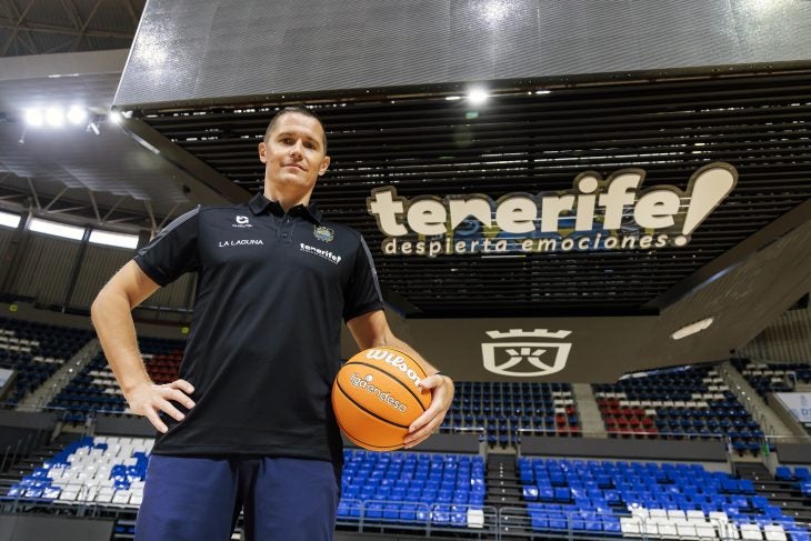 Lakovic aterriza en Tenerife con "ganas de defender la isla" Lakovic aterriza en Tenerife con "ganas de defender la isla"