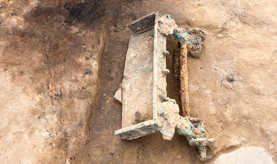 Un carro de bronce único en la península ibérica, el nuevo hallazgo en el yacimiento Casas del Turuñuelo Un carro de bronce único en la península ibérica, el nuevo hallazgo en el yacimiento Casas del Turuñuelo