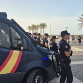 Valencia.- Policía Nacional despliega el dispositivo especial de seguridad por San Juan en las playas dea la Malvarrosa Valencia.- Policía Nacional despliega el dispositivo especial de seguridad por San Juan en las playas dea la Malvarrosa